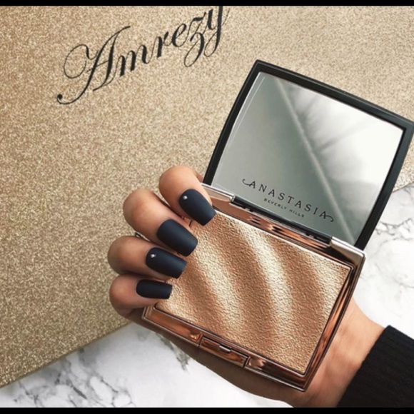 🌟ABH X Amrezy Highlighter - LTD - Picture 2 of 7